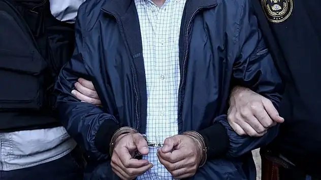 Balkondan girdiği evde eşini yaralayan sanık hakim karşısında!