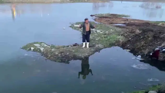 Sivas'ta baraj taştı, sular köye ulaştı!
