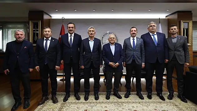 Başkan Büyükkılıç'a komşulardan ziyaretçi akını