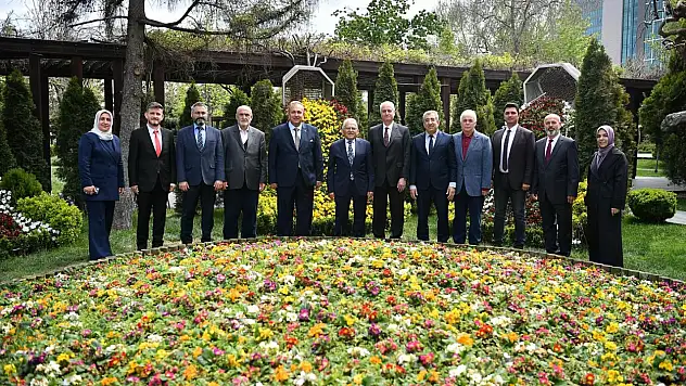 Başkan Büyükkılıç'a ziyaretler peşi peşine geldi...