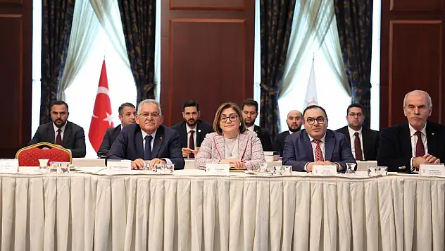 Başkan Büyükkılıç, AK Parti Genişletilmiş İl Başkanları Toplantısı'na katıldı
