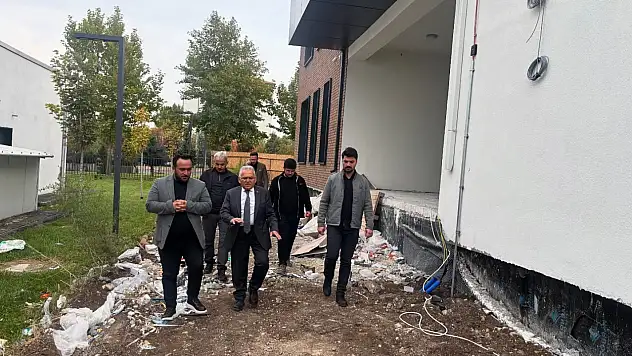 Başkan Büyükkılıç, alzheimer merkezini inceledi