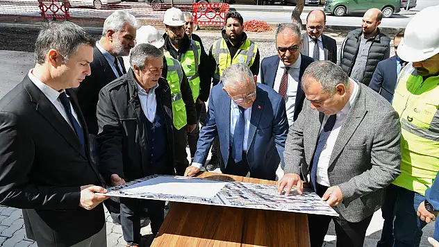 Başkan Büyükkılıç çalışmaları yerinde takip etti: 3 hizmet aynı anda yapılıyor