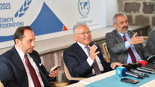 Başkan Büyükkılıç gazetecilere Kayseri'nin altın çağını anlattı