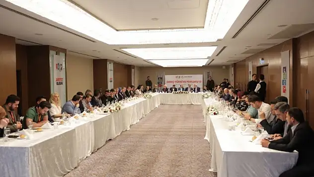 Başkan Büyükkılıç, Genç Türkiye Forumu'nda gençlerle buluştu