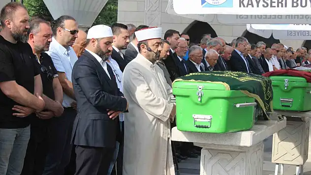 Başkan Büyükkılıç'ın yengesi Naciye Büyükkılıç son yolculuğuna uğurlandı