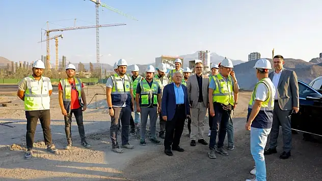 Başkan Büyükkılıç Kartal Katlı Kavşağı Projesi'ne ilişkin açıklama yaptı