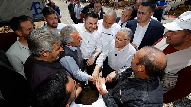 Başkan Büyükkılıç kurban pazarında pazarlığa katıldı