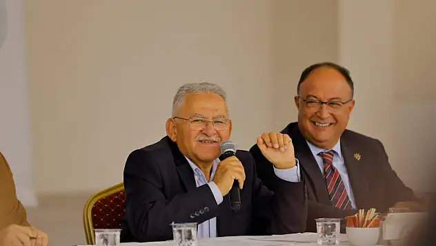 Başkan Büyükkılıç, muhtarlarla bir araya geldi