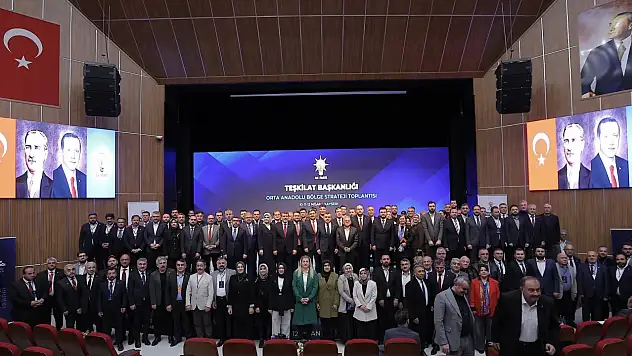 Başkan Büyükkılıç, Orta Anadolu Bölge Strateji Zirvesi'nde'' Hizmet Vizyonu'' ile fark yarattı