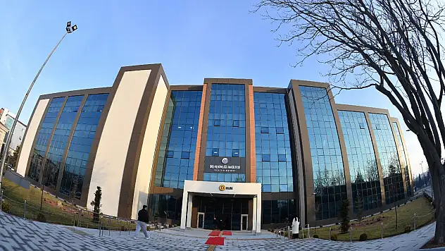 Başkan Büyükkılıç'tan Diş Hastanesi ek binasına okuma salonu hediyesi