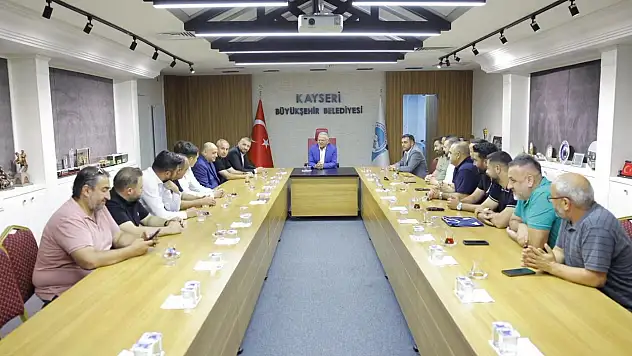 Başkan Büyükkılıç'tan Erciyes 38 FK'nın yeni yönetimine tam destek