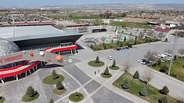 Başkan Büyükkılıç'tan gençlere yeni hamle: Kayseri'de bilime de spora da ulaşmak çok kolay!