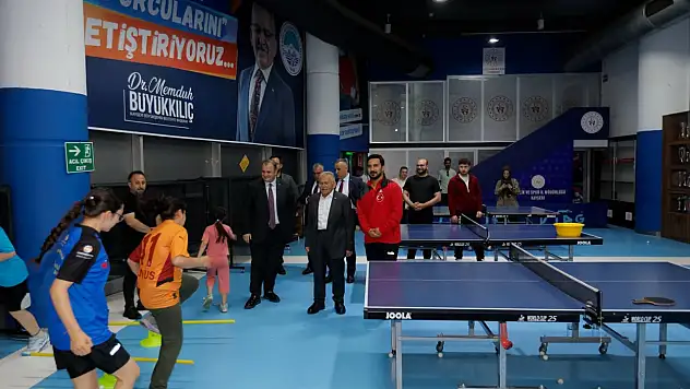 Başkan Büyükkılıç'tan masa tenisi sporcularına ziyaret!