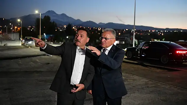 Başkan Büyükkılıç'tan Vali Çiçek'e akşam sürprizi: 85 günde bitme noktasına geldi!