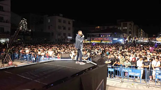 Mela Bedel ve İkilem untulmaz bir gece yaşattı!