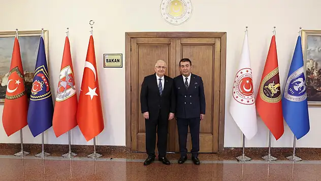Başkan Metin, Milli Savunma Bakanı Yaşar Güler'i ziyaret etti