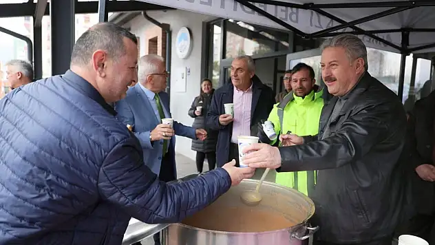 Başkan Palancıoğlu kepçenin başına geçti – Sınav sabahında Kayserililerle buluştu!