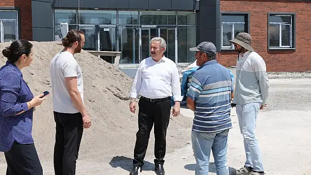Başkan Palancıoğlu, okul çalışmalarını yerinde incelerken yeni bir okul müjdesi de verdi