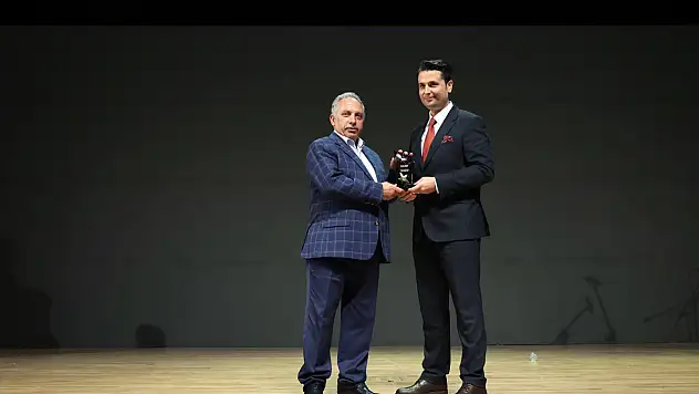Başkan Yalçın'a turizme katkı onur ödülü