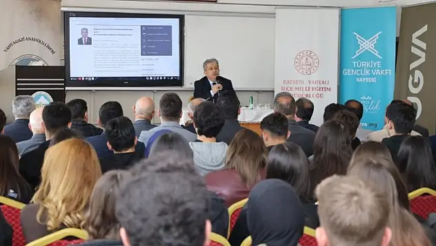 Bayar Özsoy'un Yahyalı programında dikkat çeken plaket töreni