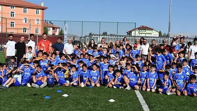 Belediye Başkanı'ndan geleceğin yıldızlarına büyük jest