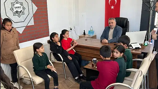 Belediyeyi gençler devraldı: Öğrenciler Sarız Belediyesi'ni mercek altına aldı