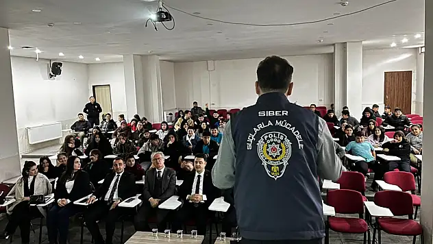 Beyağaç'ta polisten farkındalık eğitimi