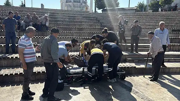 4 Yerinden Yaralandı, Saldırgan Kaçtı