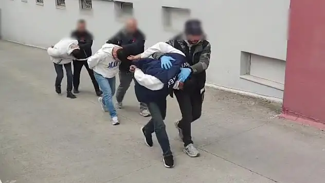 'Babam hastaydı' savunması yapan şahıs binlerce narkotik madde ile yakalandı!