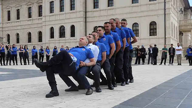 Ceza İnfaz Personeli Günü'nde Sivas halayı...