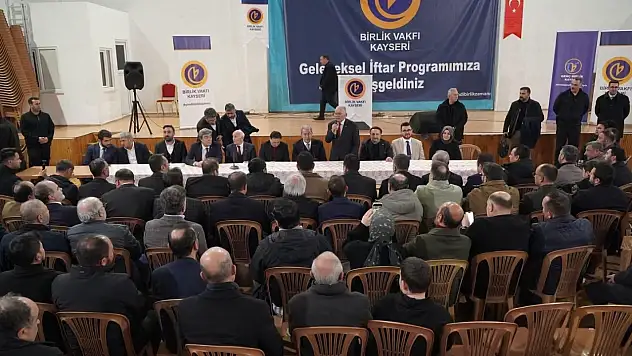 Birlik Vakfı Kayseri Şubesi iftar yemeği düzenledi