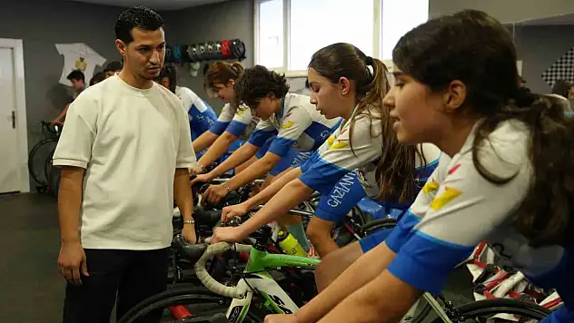 Bisiklet tamirciliğinden antrenörlüğe...Bir başarı hikayesi