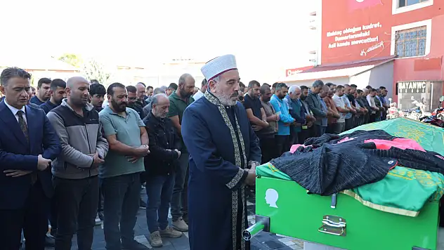 Boğazına kek kaçan kız Nevşehir'den Kayseri Şehir Hastanesi'ne sevk edilmişti: Acı haber geldi...