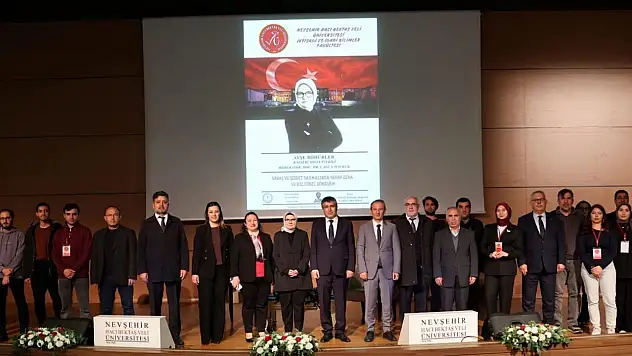 Böhürler, Nevşehir'de düzenlenen söyleşide hangi başlıklara dikkat çekti?