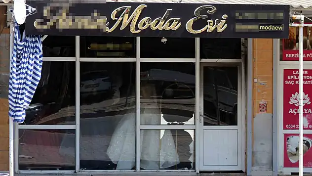 Boşanmak isteyen eşinin gelinlikçi dükkanını ateşe verdi!