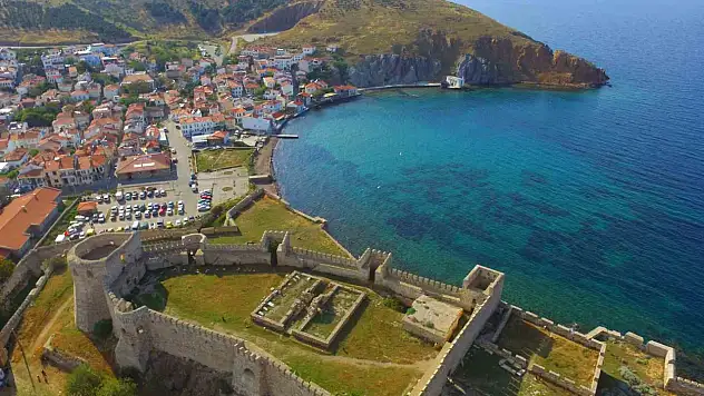 Bozcaada bayramda tatilcilerle doldu taştı