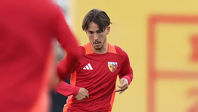 Bu futbolcu kim? Yeni transfer mi? Kayserispor Haberleri