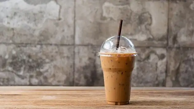 Bu tarif sıcak havalarda size ilaç gibi gelecek - Evde pratik soğuk kahve nasıl hazırlanır?