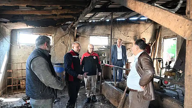 Bülent Saklav büyükbaş hayvanları yanan besiciyi ziyaret etti