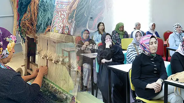 Bünyanlı dokumacılık için kolları sıvadı: İstihdama katkı – Gelecek nesillere miras!