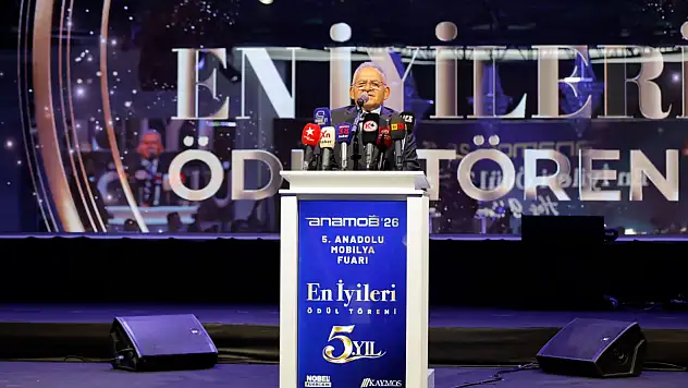 Büyükkılıç ANAMOB Fuarı'nda: Başarılı firmalara ödül