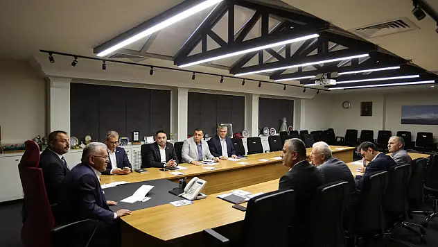 Büyükkılıç Cumhur İttifakı belediyeler ile bir araya geldi