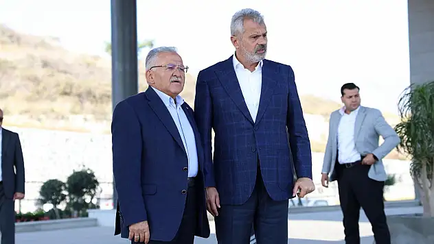 Büyükkılıç, deprem sonrası Hatay çalışmalarını yerinde inceledi