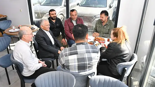 Büyükkılıç, esnaf ziyaretlerini sürdürüyor