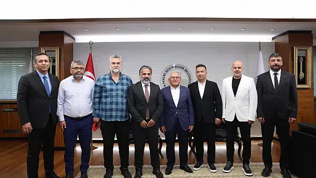 Büyükkılıç, Kayseri Gazeteciler Cemiyeti başkanı ve yönetimini kabul etti