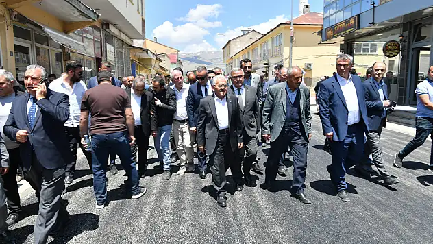 Büyükkılıç Sarız'da sözünü tuttu: İstenilen hizmetler tamamlanıncaya kadar buradayız