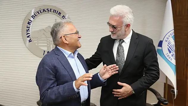 Büyükkılıç, Tamer Karadağlı'yı makamında ağırladı