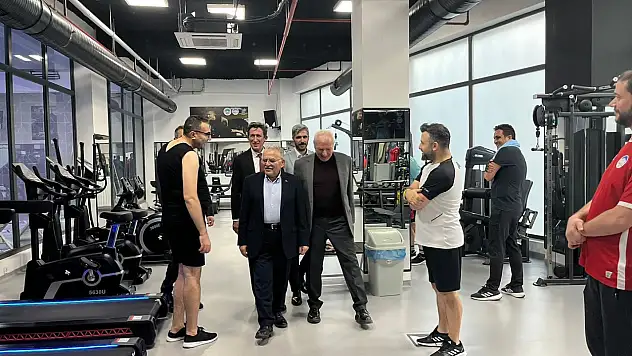 Büyükkılıç'tan Talas Mevlana Sosyal Yaşam Merkezi'ne ziyaret