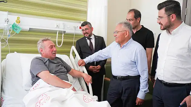 Büyükkılıç ve Okandan'dan geçmiş olsun ziyareti: İlçe Başkanı korkuttu!